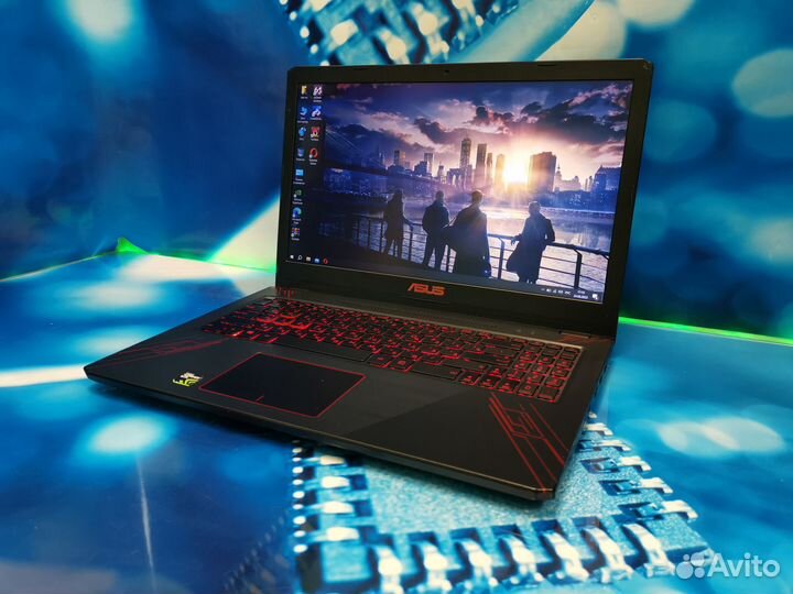 Игровой ноутбук Asus на i5 / GTX 1050 / SSD+HDD