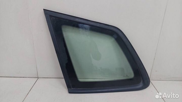 Стекло кузовное глухое левое Skoda Karoq 2017