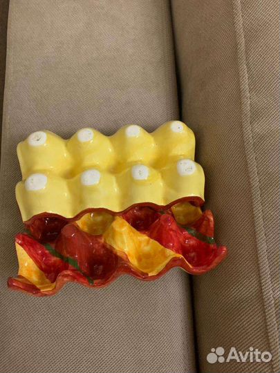 Керамическая подставка под яйца