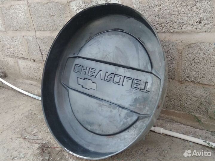 Крышка на запасное колесо от chevrolet-Niva