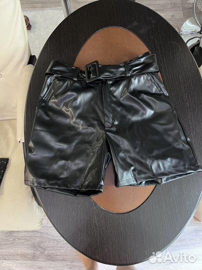 Кожаные шорты