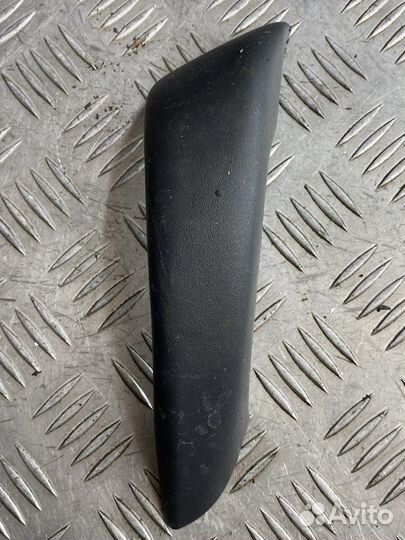 Накладка ручки внутренней двери задняя левая Suzuk