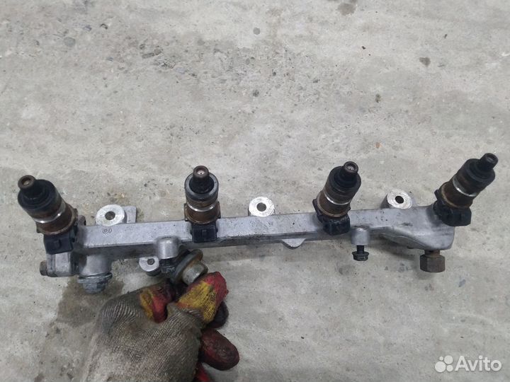 Форсунки Топливная рампа с форсунками Honda Rover