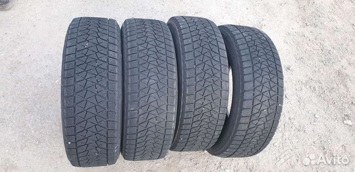 Bridgestone Blizzak DM-V2 225/65 R17 102S
