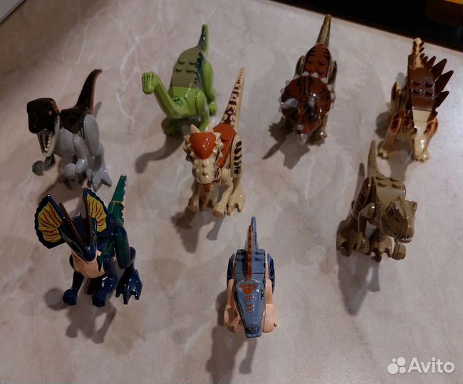 Модель солдитка 13 штук. 8 динозавр