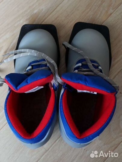 Лыжные ботинки р.33