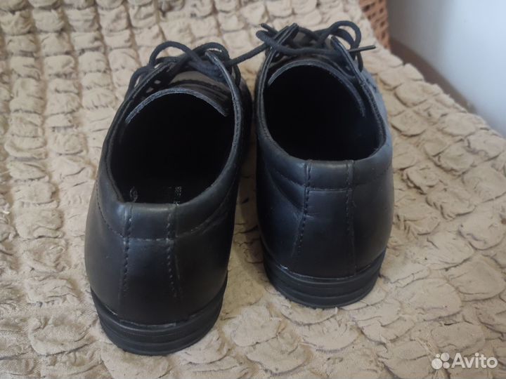 Ботинки кожаные 35 размер