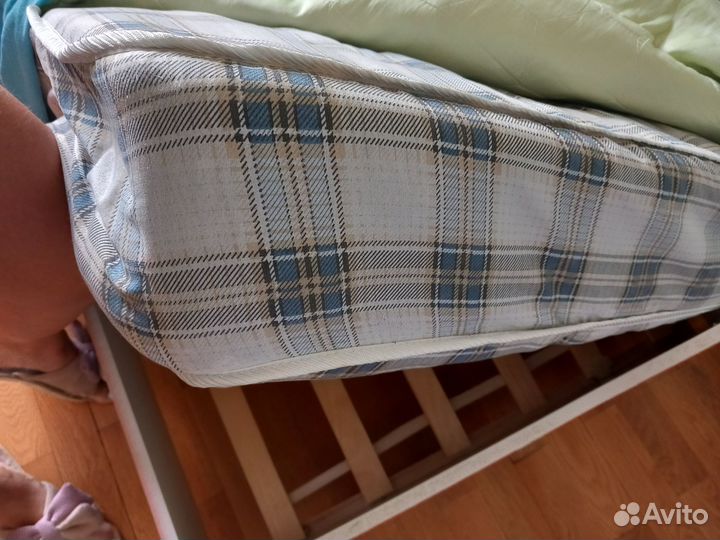 Кровать машинка