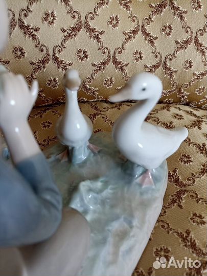 Фарфоровая статуэтка Lladro оригинал