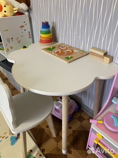 Детский стол и стул