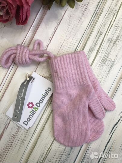 Манишки, шапки, варежки, шарфы на девочку