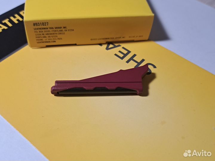 Свисток красный Signal Leatherman