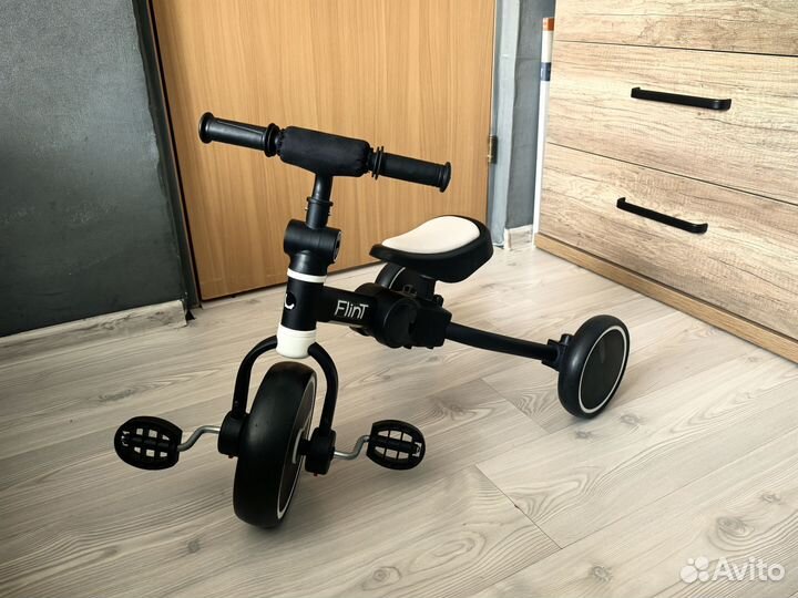 Детский трехколесный велосипед беговел 2 в 1