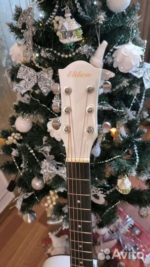 Акустическая гитара