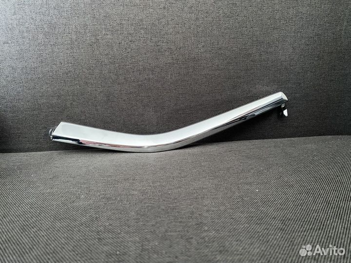 Молдинг левый Mitsubishi Outlander