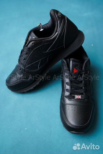 Reebok Classic Leather Men's Trainers in Triple Bl