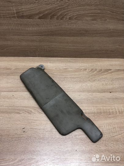 Козырек солнцезащитный левый Volkswagen B3