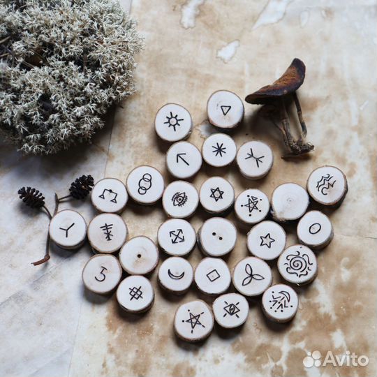 Оракул для гадания Ведьмины руны