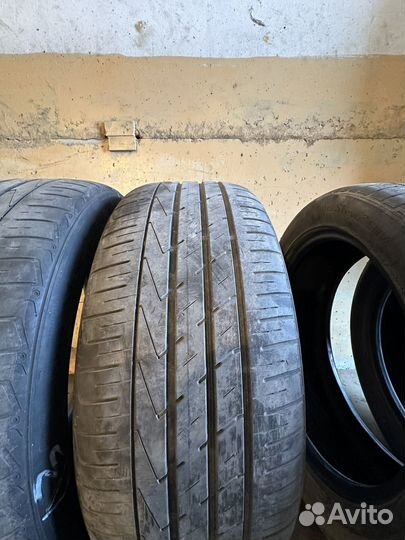 Hankook DW04 235/50 R19