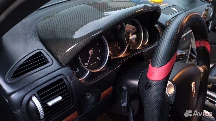 Карбоновый козырек на porsche cayenne