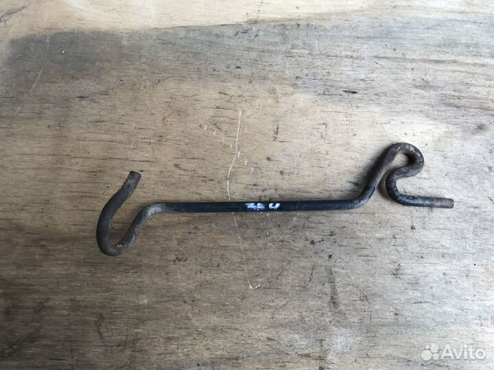 Кронштейн трубки гур Audi 80 B3 Ауди