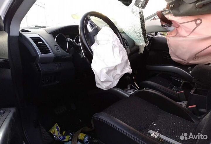 Mitsubishi Outlander II 2011 г на запчасти