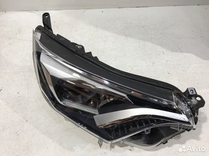 Фара правая Toyota Rav4 45 2015