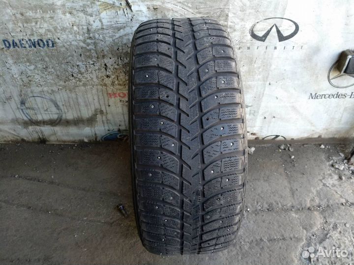 Bridgestone Ice Cruiser 5000 215/55 R16 93T