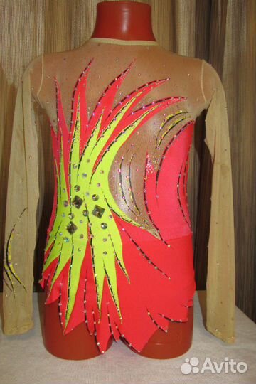 Продам купальник для художественной гимнастики