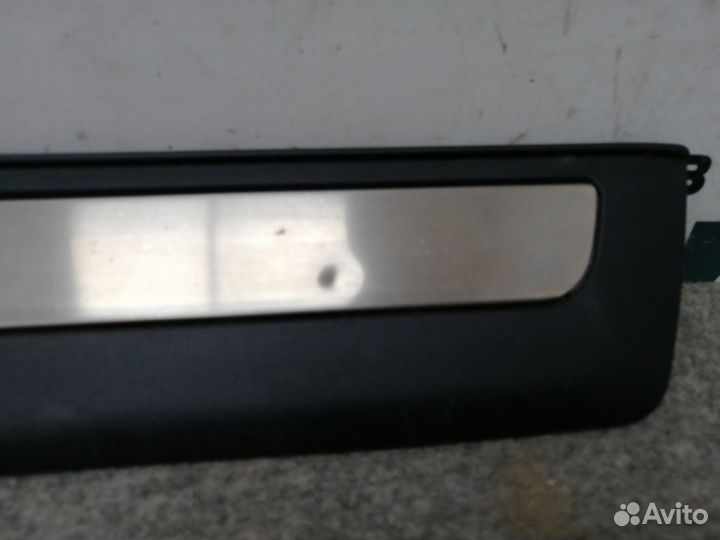 Накладка порога внутренняя передняя левая