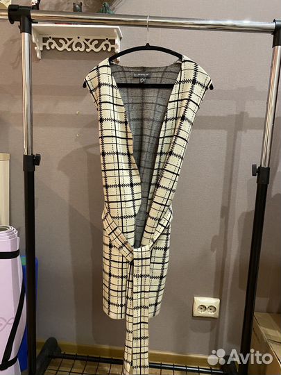 Трикотажный жилет на поясе