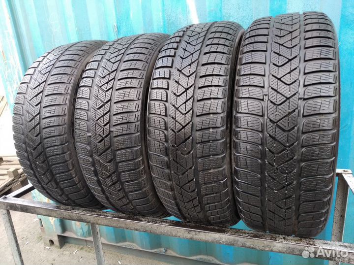 Pirelli Winter Sottozero 3 215/55 R17 91C