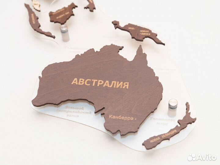 Деревянная карта мира