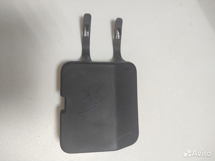 Заглушка буксировочного крюка Renault Sandero 2009