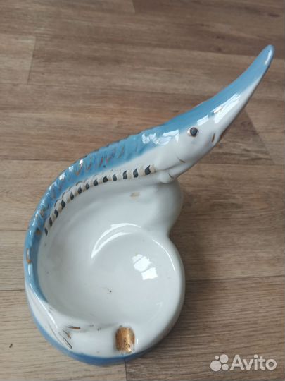 Фарфоровая пепельница Осетр