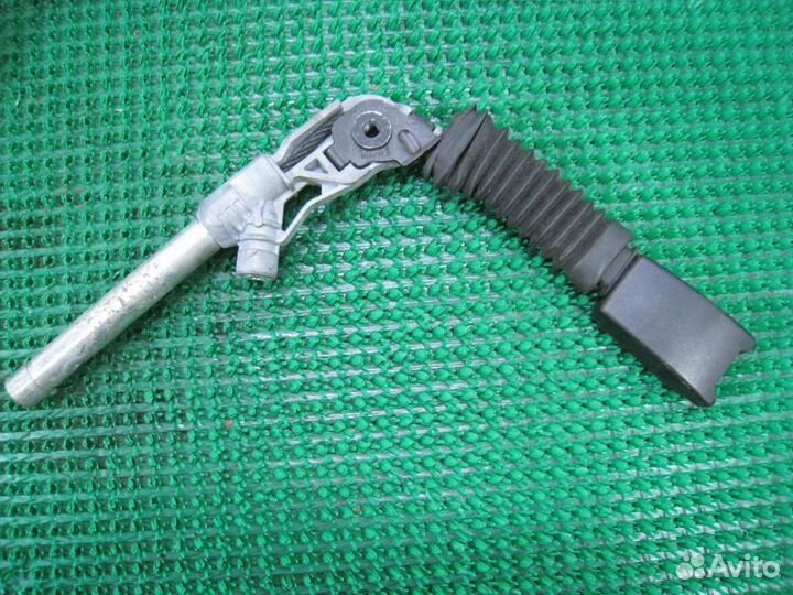 Преднатяжитель ремня правого BMW 525D E60 2004