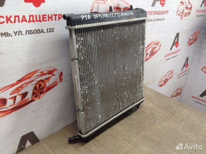 Радиатор охлаждения двигателя Peugeot 207