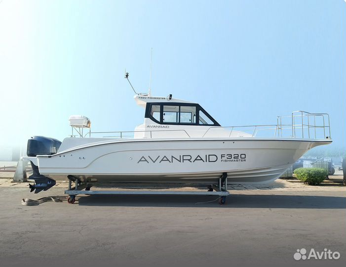 Катер Avanraid F320 Fishmaster