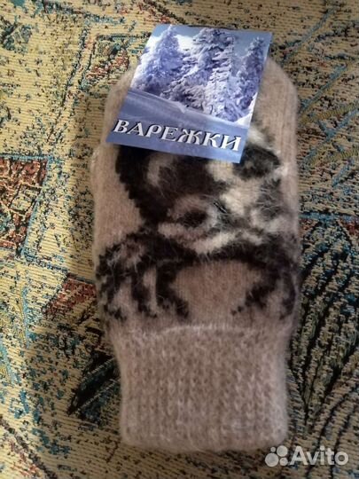 Варежки женские