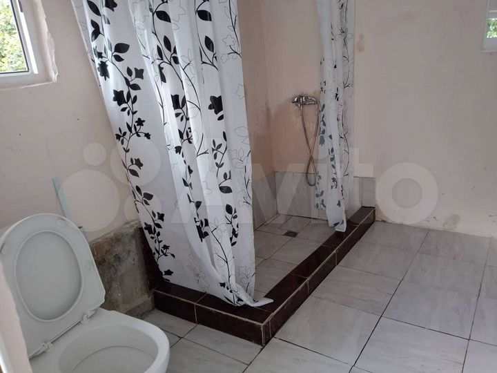 Комната 28 м² в 1-к., 1/2 эт.