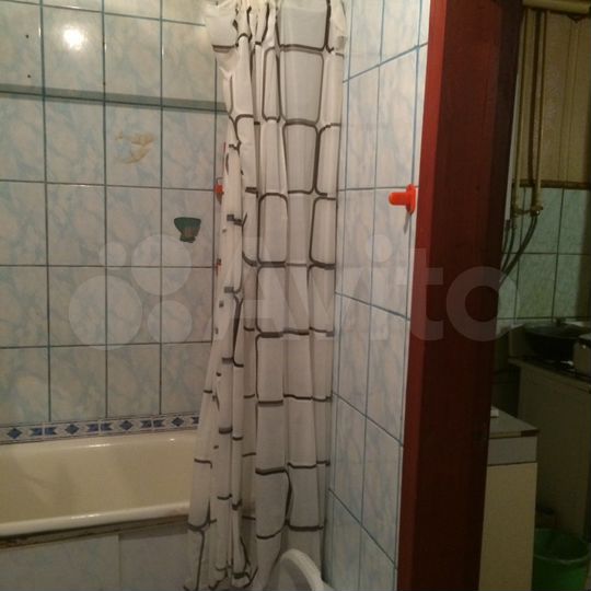 2-к. квартира, 65 м², 1/2 эт.