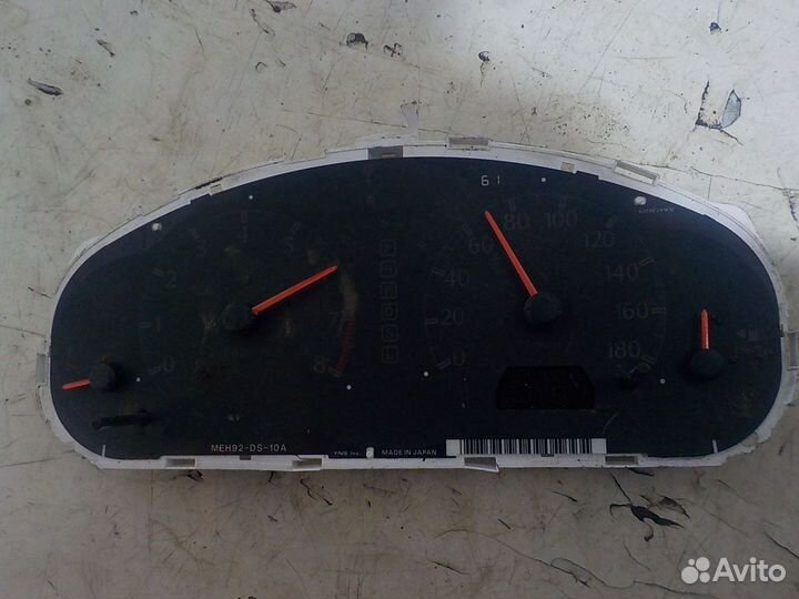 Панель приборов Mazda Verisa