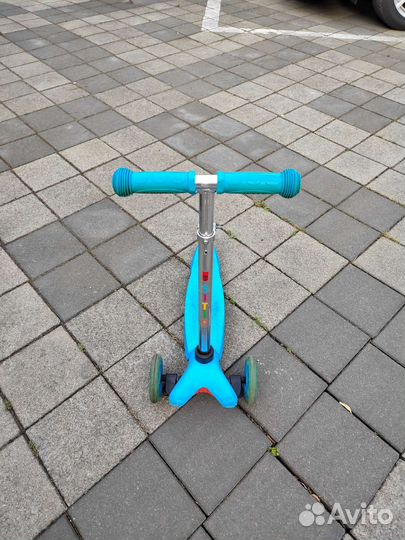 Детский трехколесный самокат
