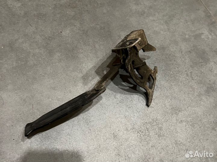 Замок капота audi a6/100 c4