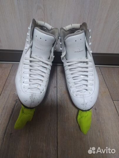 Фигурные коньки risport