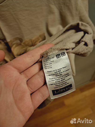 Футболка женская uniqlo лувр