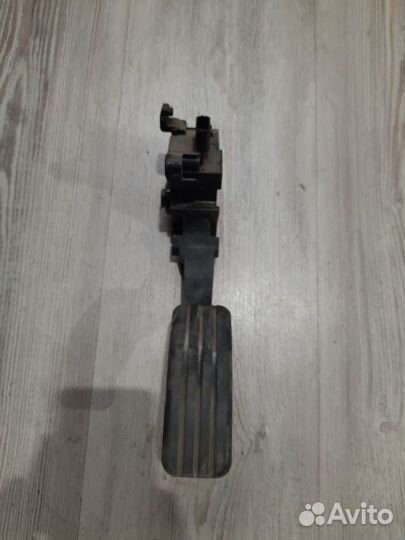 Педаль газа Renault megane 3