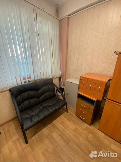 Офисная мебель б/у. Столы, тумбы, шкафы и т.д