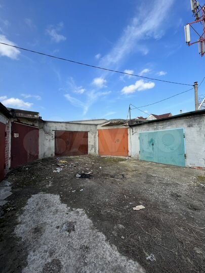 Гараж, > 30 м²