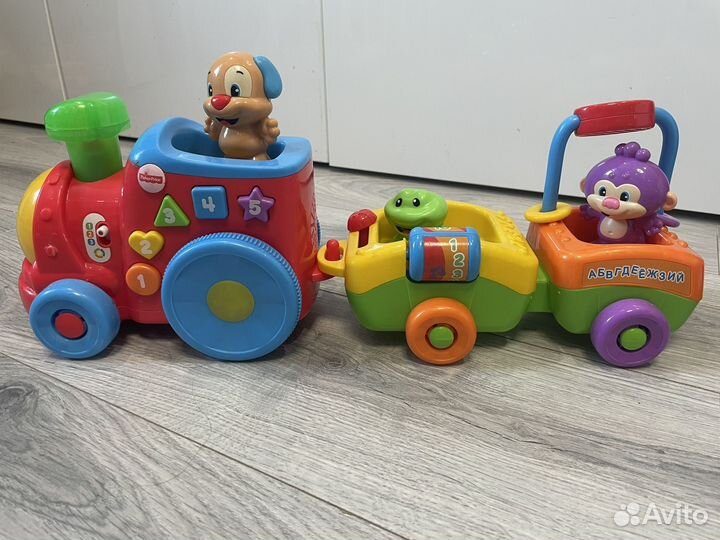 Паровозик fisher price